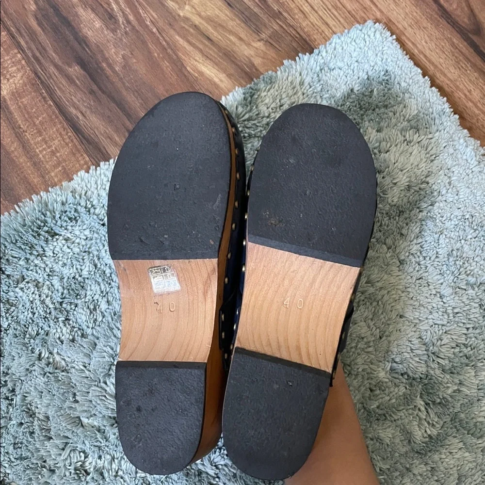 Lisa B Clogs - Picture 4 of 6